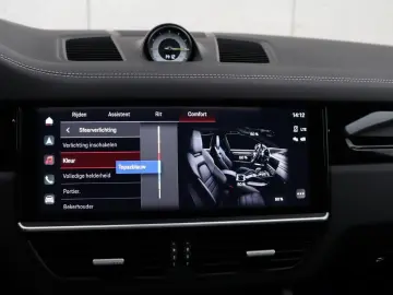 PORSCHE Cayenne Turbo S E-Hybrid  HUD  PCCB  Pano Softc.