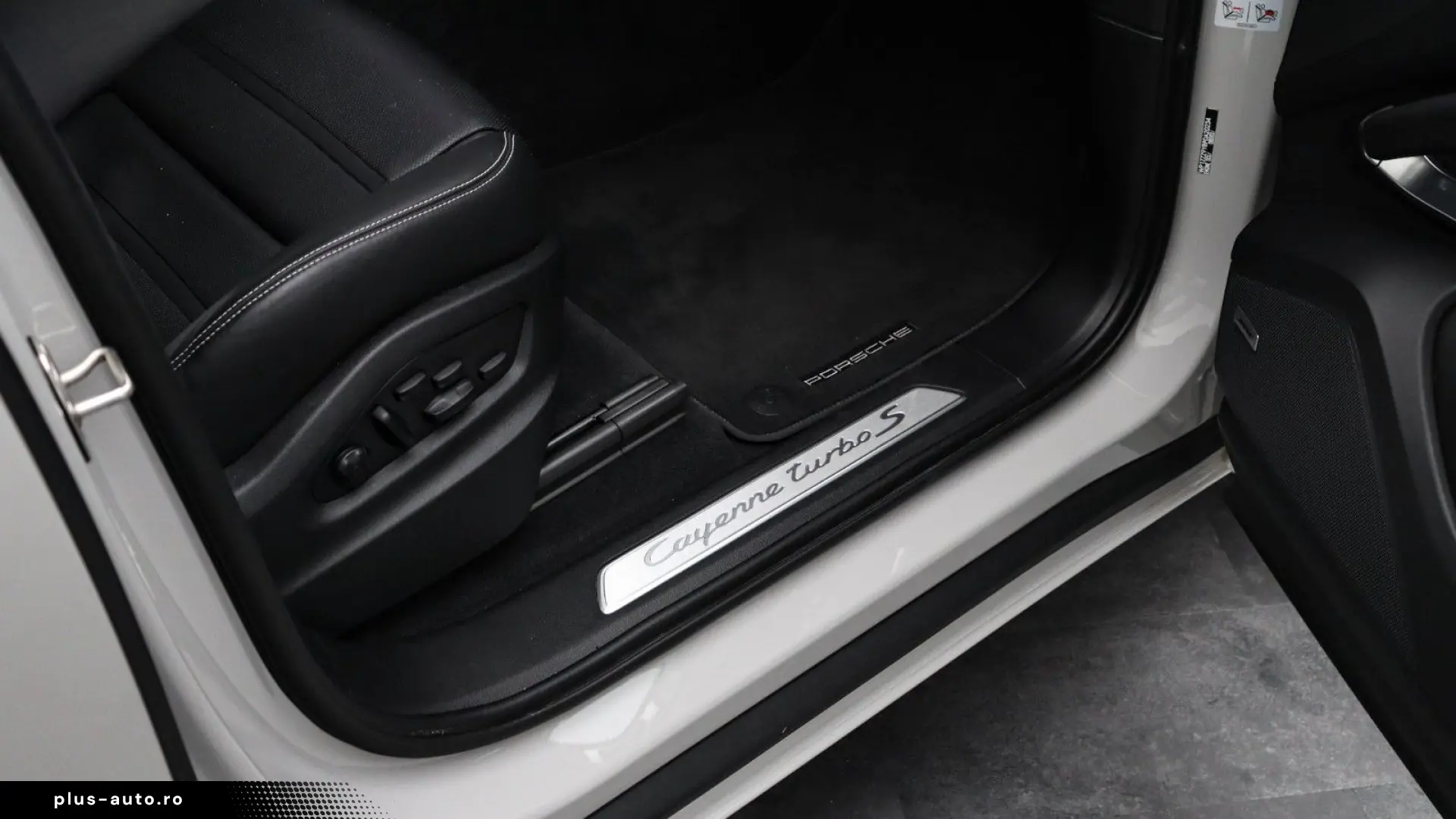 PORSCHE Cayenne Turbo S E-Hybrid  HUD  PCCB  Pano Softc.