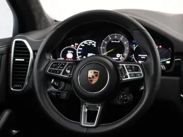 PORSCHE Cayenne Turbo S E-Hybrid  HUD  PCCB  Pano Softc.