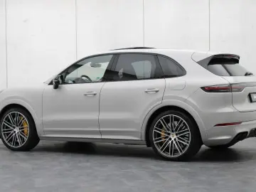 PORSCHE Cayenne Turbo S E-Hybrid  HUD  PCCB  Pano Softc.