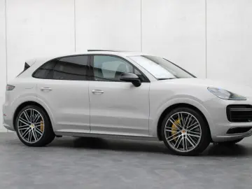PORSCHE Cayenne Turbo S E-Hybrid  HUD  PCCB  Pano Softc.