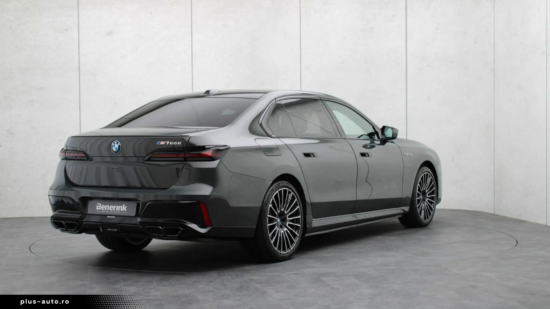 BMW M760e xDrive  Excl. Lounge  B&W  Sky L. Massage