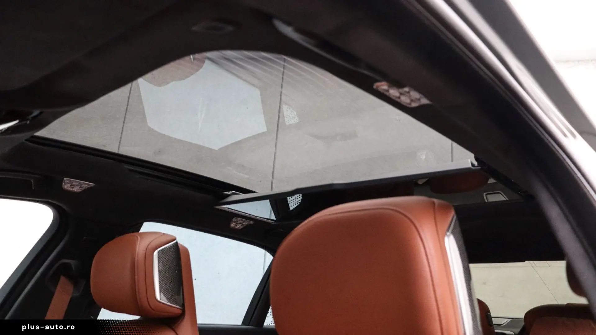 BMW M760e xDrive  Excl. Lounge  B&W  Sky L. Massage