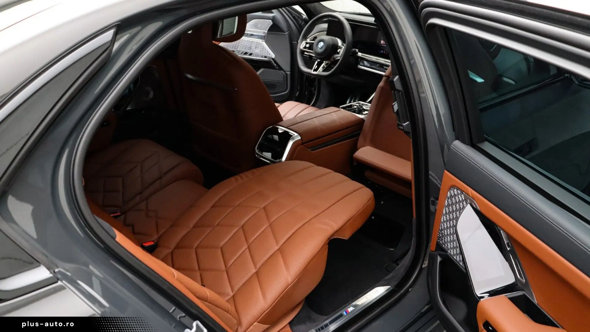 BMW M760e xDrive  Excl. Lounge  B&W  Sky L. Massage