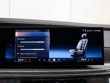 BMW M760e xDrive  Excl. Lounge  B&W  Sky L. Massage
