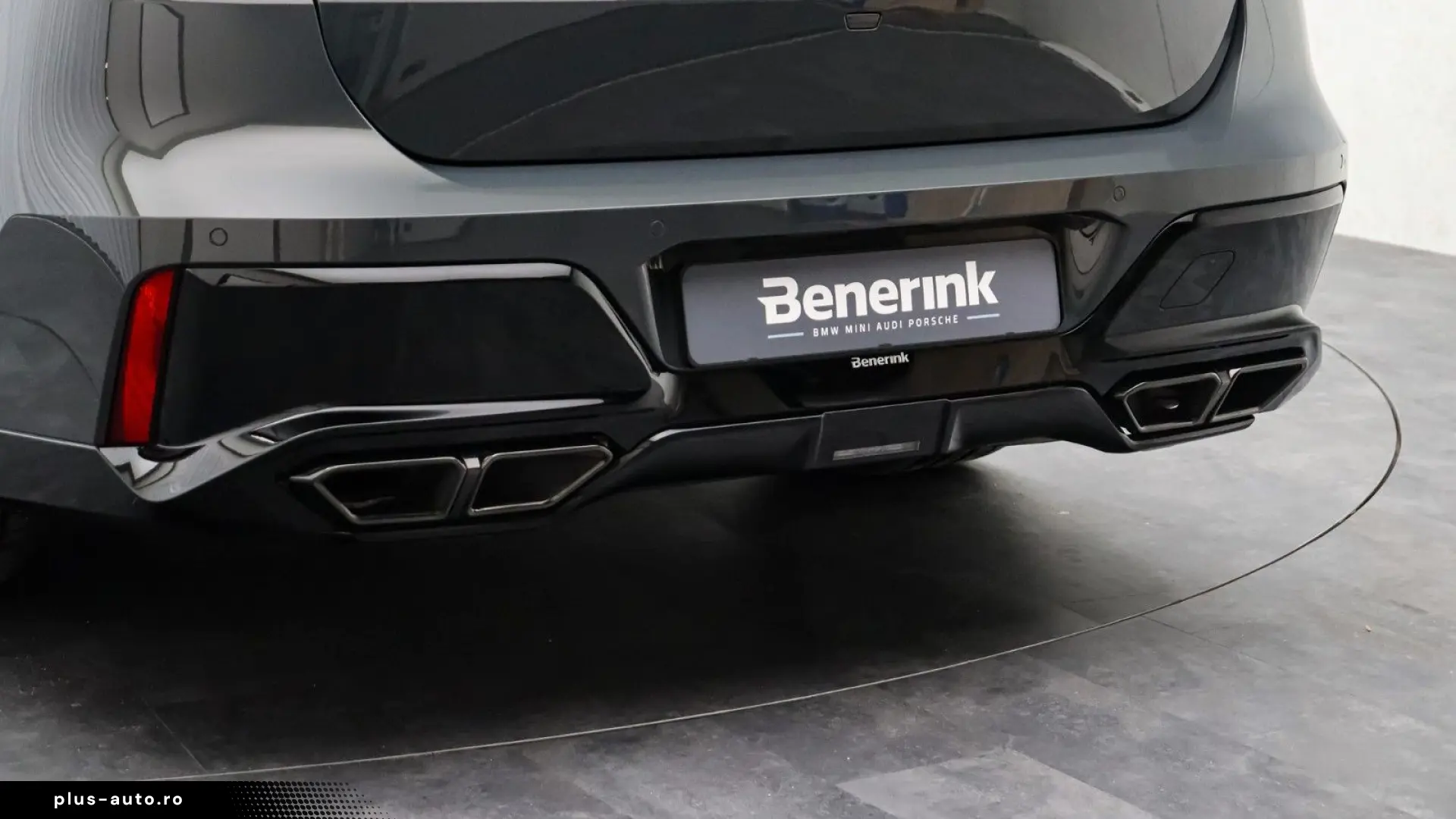 BMW M760e xDrive  Excl. Lounge  B&W  Sky L. Massage