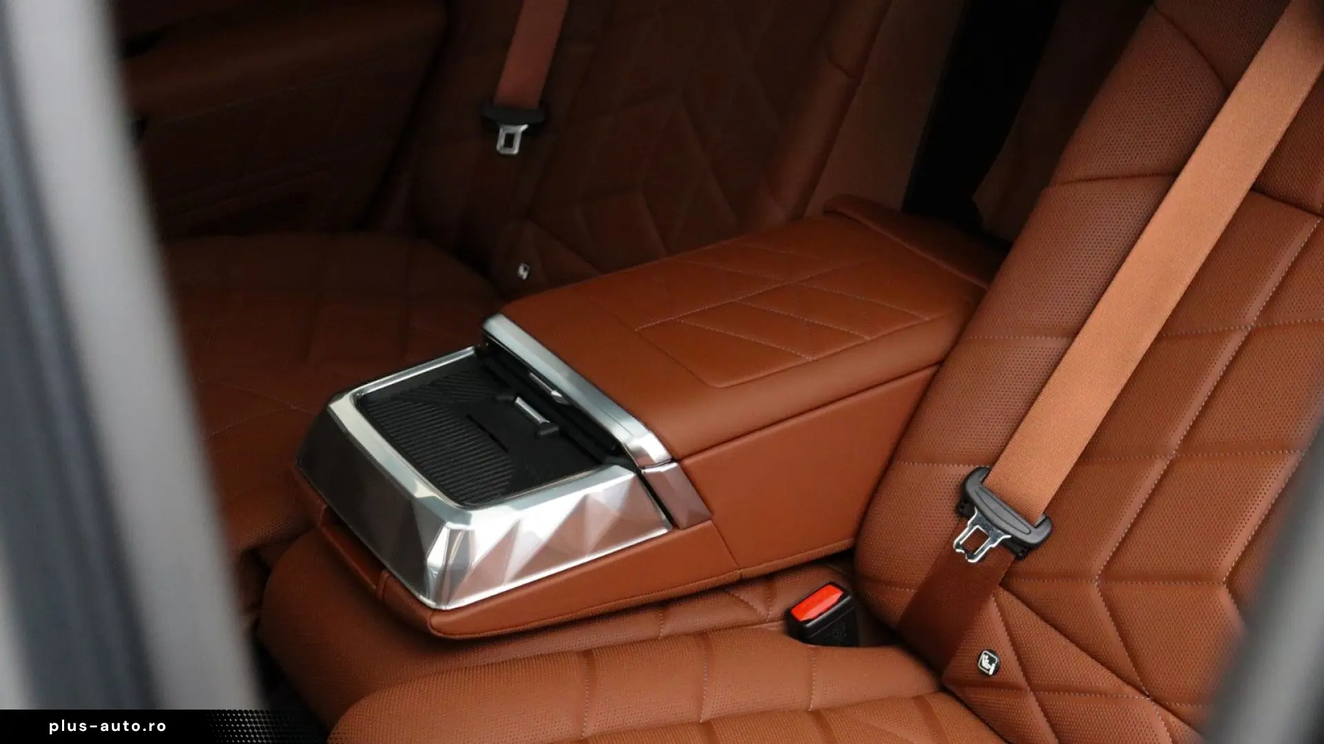 BMW M760e xDrive  Excl. Lounge  B&W  Sky L. Massage