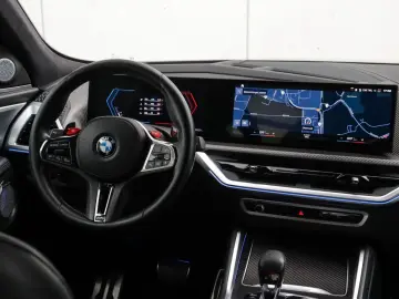 BMW XM V8 M Drivers Pack  B&W  Sitzeb. AHK  HUD