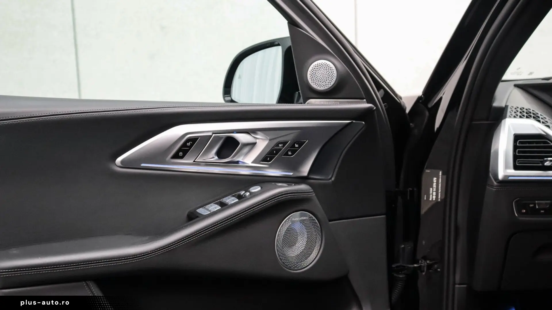 BMW XM V8 M Drivers Pack  B&W  Sitzeb. AHK  HUD