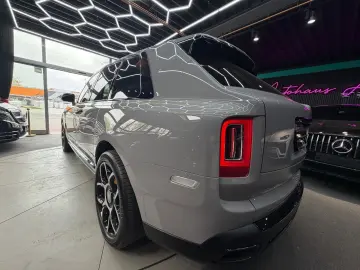 ROLLS ROYCE Cullinan 6.8 V12 BLACK BADGE STARLIGHT