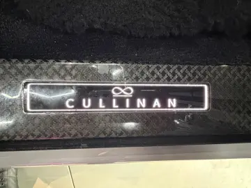 ROLLS ROYCE Cullinan 6.8 V12 BLACK BADGE STARLIGHT