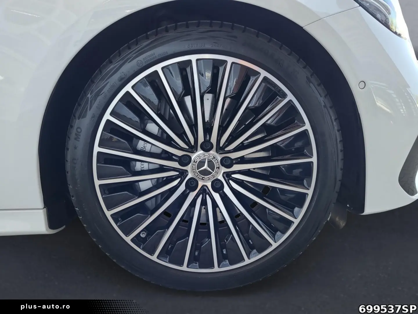 MERCEDES-BENZ E 200 AMG  Pano KEYLESS Ambiente DISTR&hellip;