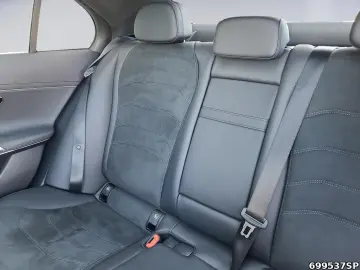 MERCEDES-BENZ E 200 AMG  Pano KEYLESS Ambiente DISTR…