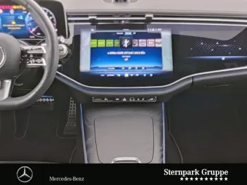 MERCEDES-BENZ E 200 AMG Line SuperScreen Distr Night…