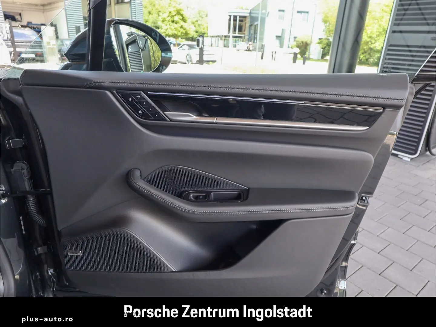 PORSCHE Macan Electric 4 S 4S 4S  Panorama  Hinterachsle