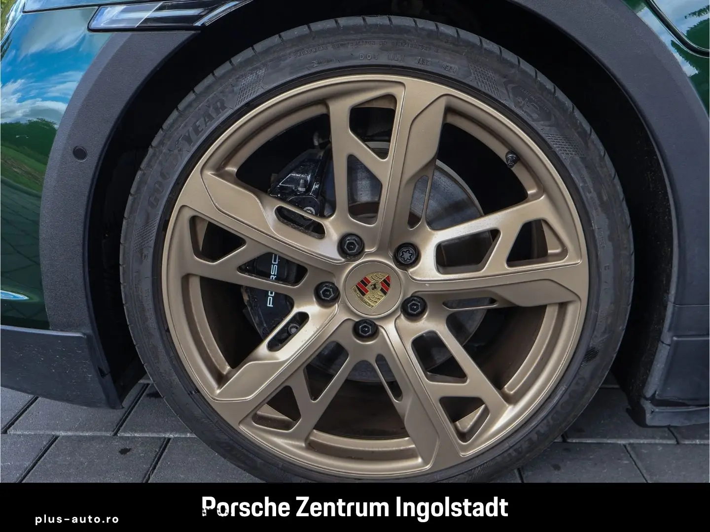 PORSCHE Taycan 2024 — imagine 12