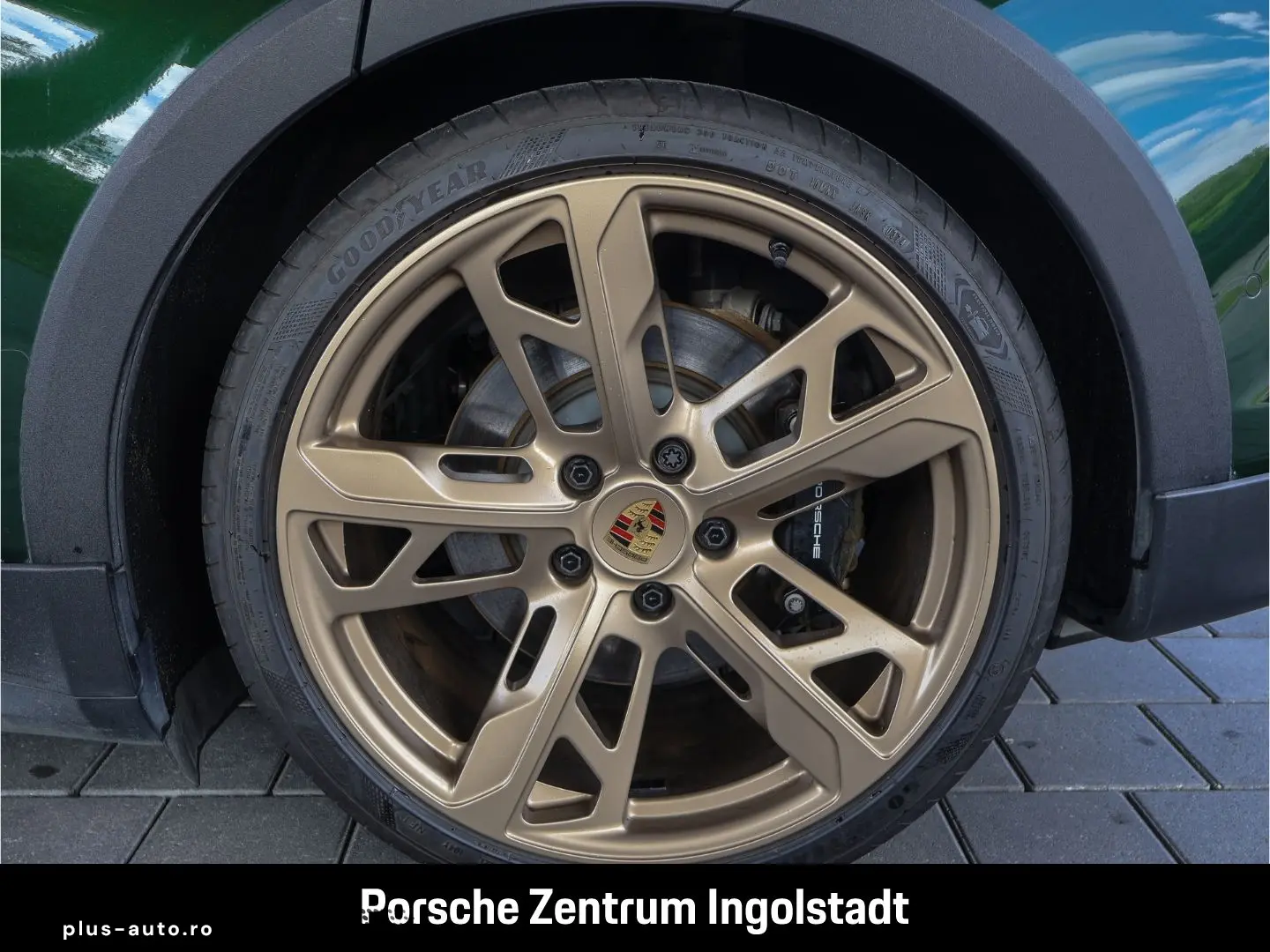 PORSCHE Taycan 2024 — imagine 13