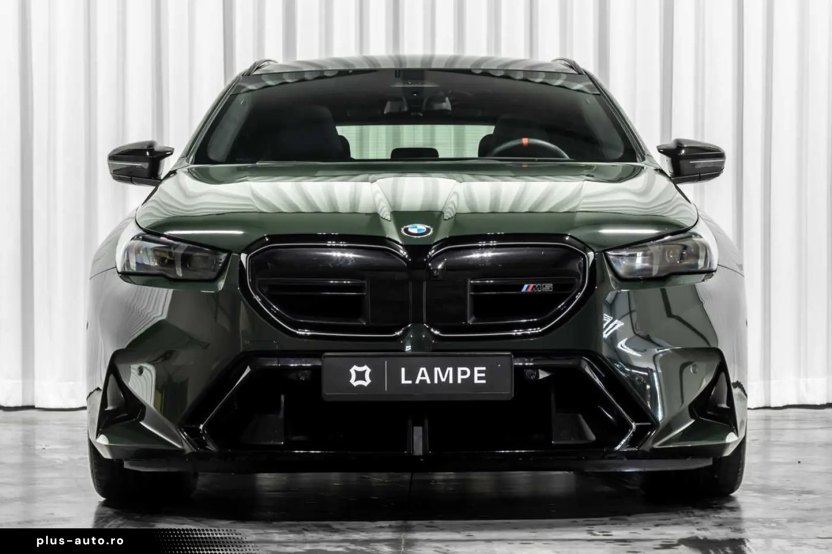 BMW M5 Touring Brewster Green Akrapovič Ceramic Brak