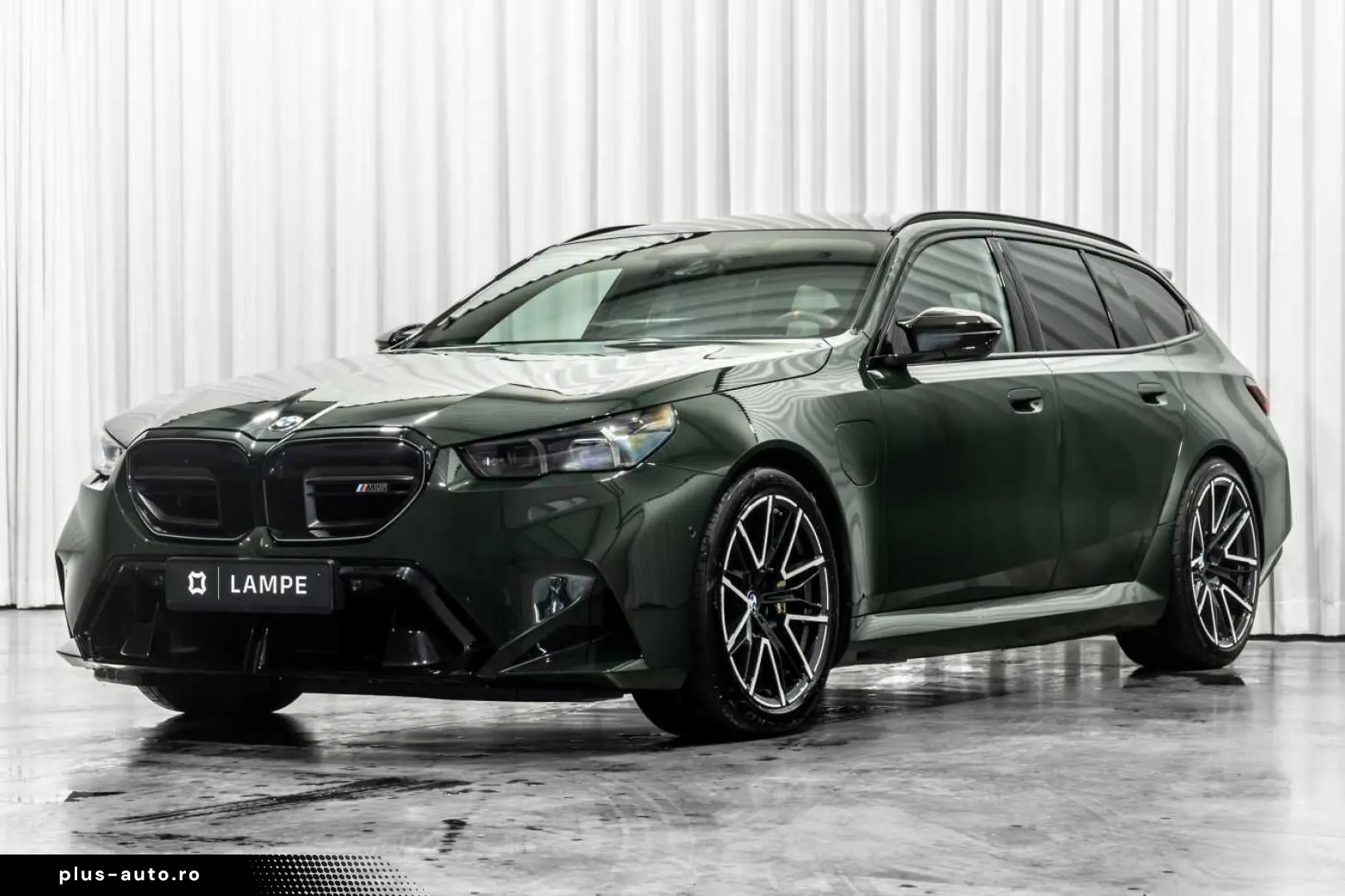 BMW M5 Touring Brewster Green Akrapovič Ceramic Brak