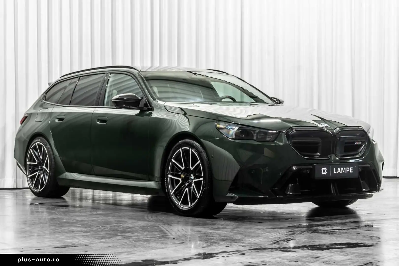 BMW M5 Touring Brewster Green Akrapovič Ceramic Brak