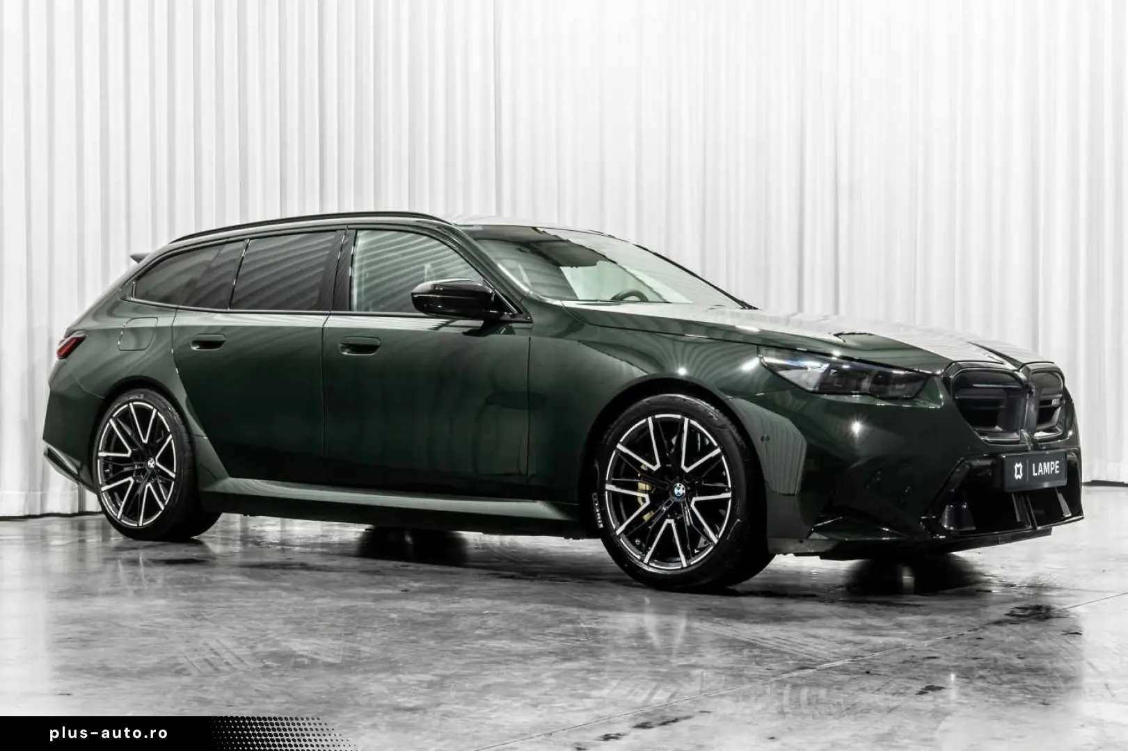 BMW M5 Touring Brewster Green Akrapovič Ceramic Brak