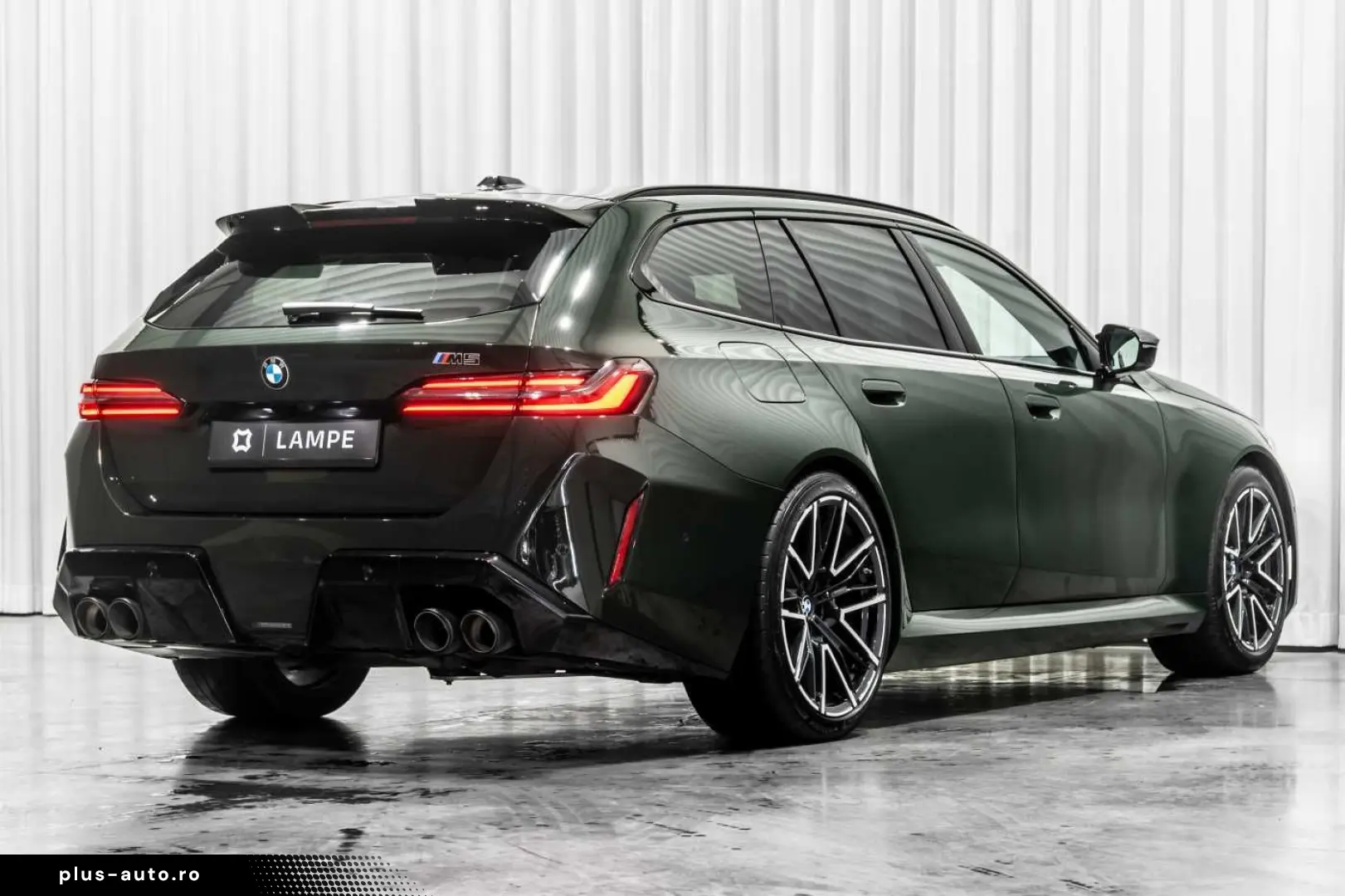 BMW M5 Touring Brewster Green Akrapovič Ceramic Brak