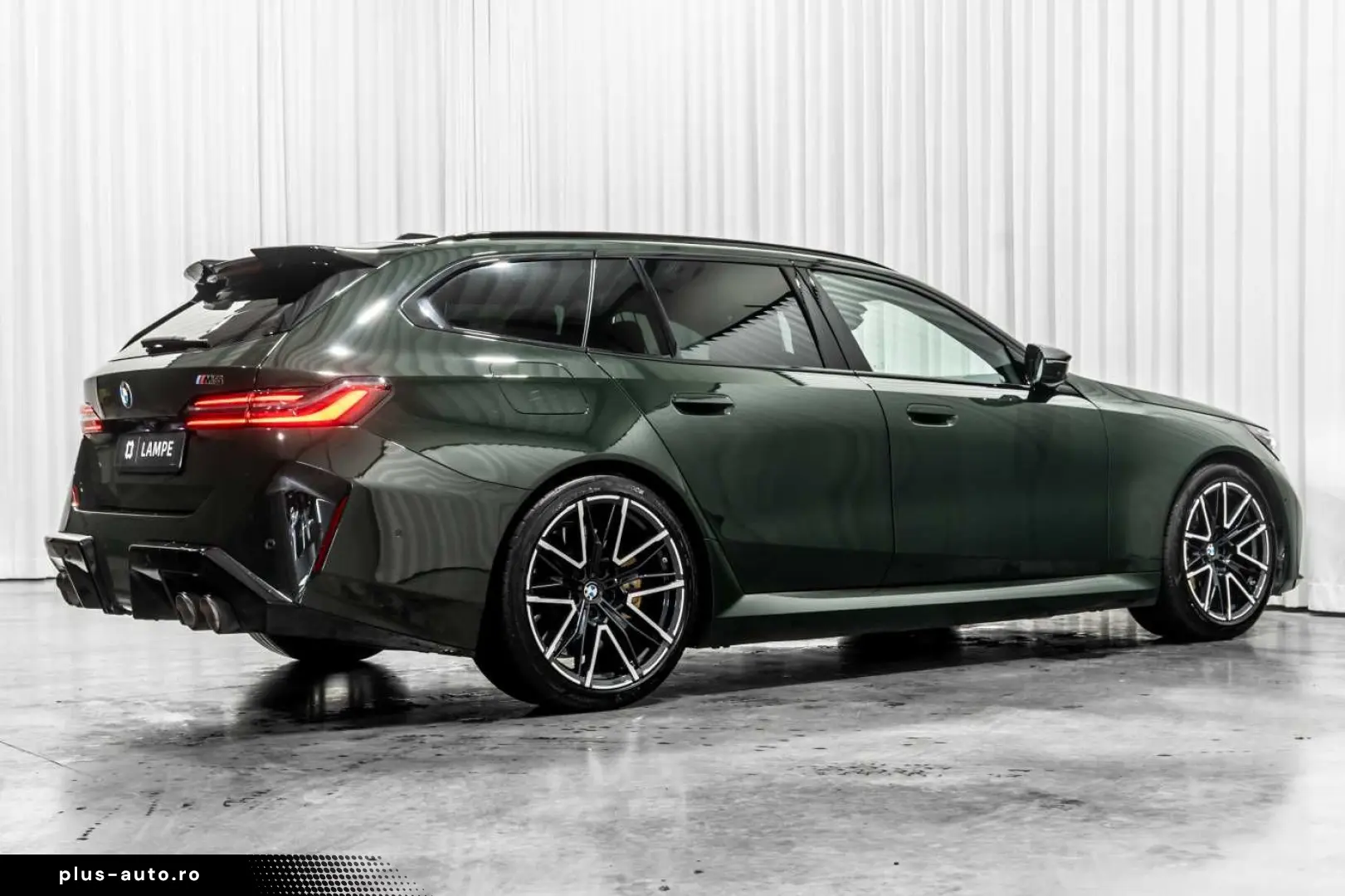 BMW M5 Touring Brewster Green Akrapovič Ceramic Brak