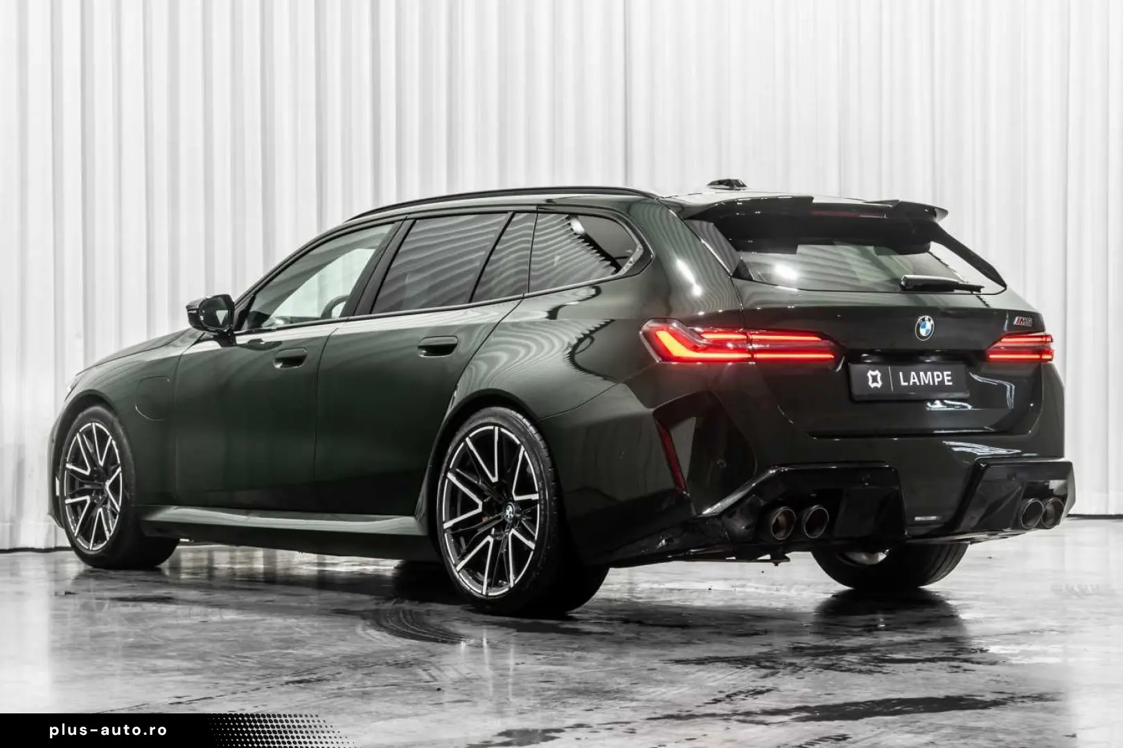 BMW M5 Touring Brewster Green Akrapovič Ceramic Brak