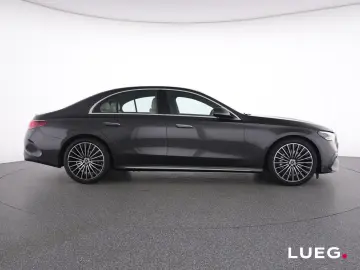 MERCEDES-BENZ E 220 d AMG Burm DLIGHT KeyG 20 Distr …