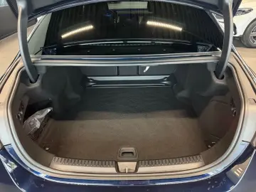 MERCEDES-BENZ E 220 d Limousine AMG  DiG.L DISTR HuD MEM AHK