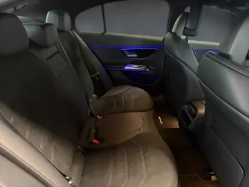 MERCEDES-BENZ E 220 d Limousine AMG  DiG.L DISTR HuD MEM AHK