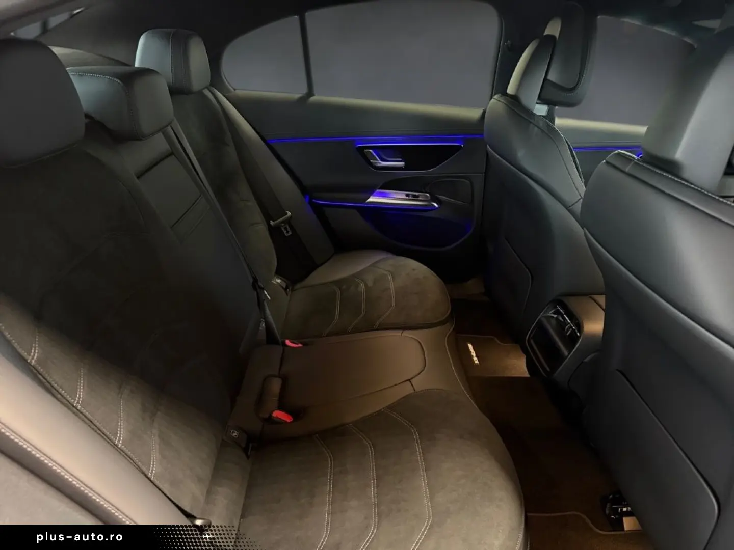 MERCEDES-BENZ E 220 d Limousine AMG  DiG.L DISTR HuD MEM AHK