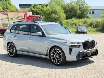 BMW M Sp ExecutiveDrivePro Aktivlenkung IconicGlow