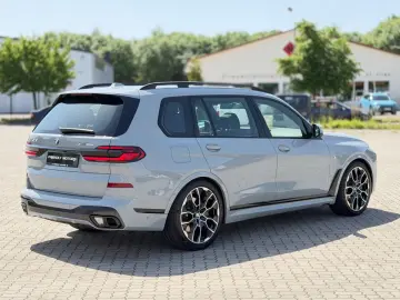 BMW M Sp ExecutiveDrivePro Aktivlenkung IconicGlow