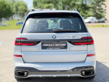 BMW M Sp ExecutiveDrivePro Aktivlenkung IconicGlow