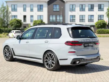 BMW M Sp ExecutiveDrivePro Aktivlenkung IconicGlow