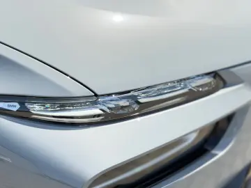 BMW M Sp ExecutiveDrivePro Aktivlenkung IconicGlow