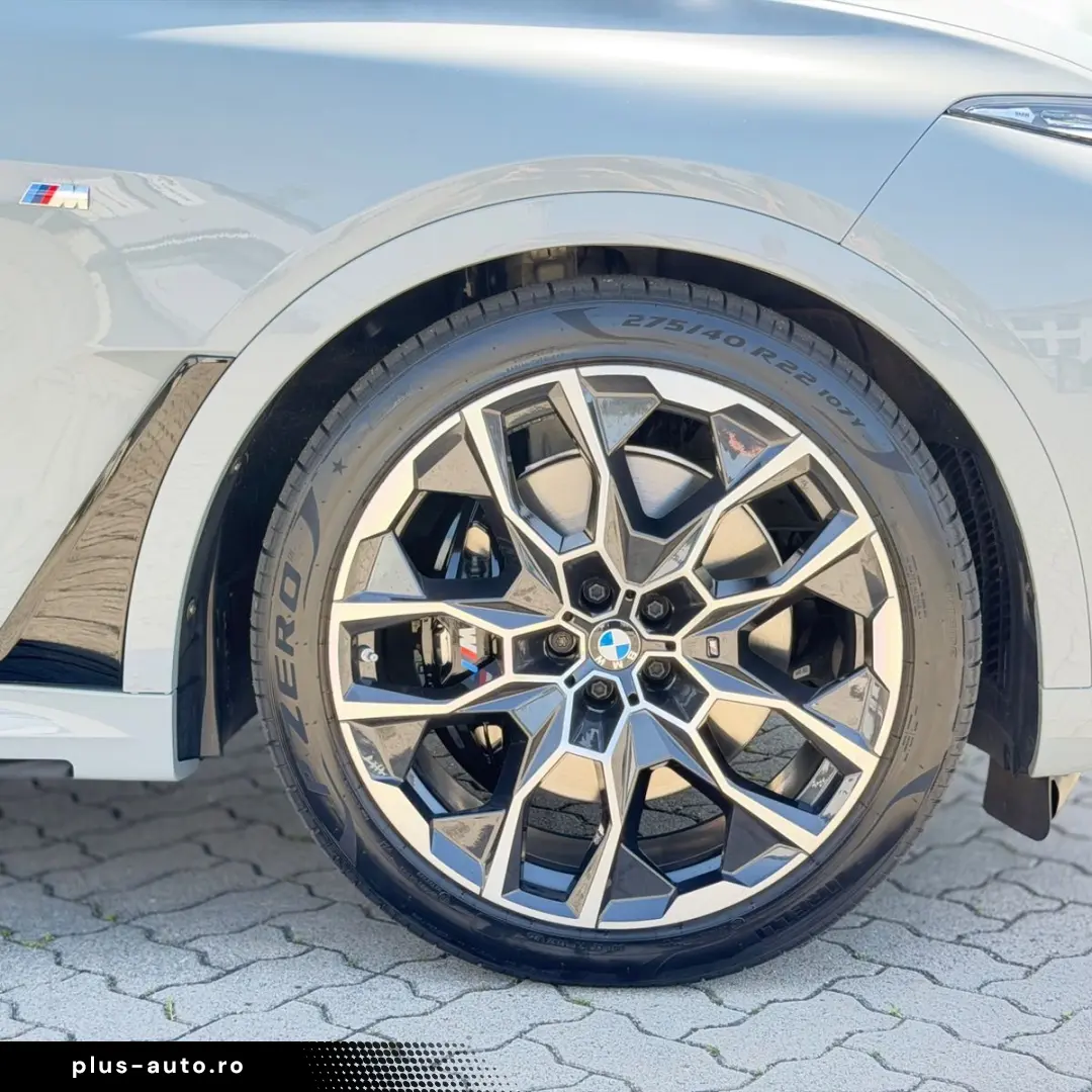 BMW M Sp ExecutiveDrivePro Aktivlenkung IconicGlow