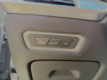 BMW M Sp ExecutiveDrivePro Aktivlenkung IconicGlow
