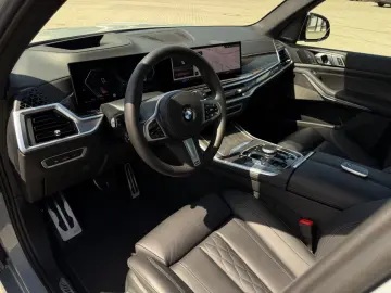 BMW M Sp ExecutiveDrivePro Aktivlenkung IconicGlow