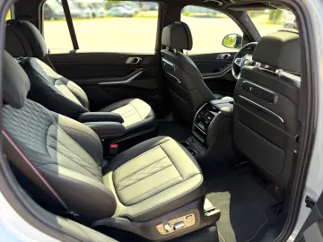 BMW M Sp ExecutiveDrivePro Aktivlenkung IconicGlow