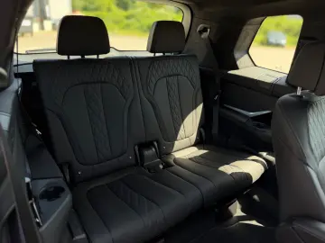 BMW M Sp ExecutiveDrivePro Aktivlenkung IconicGlow