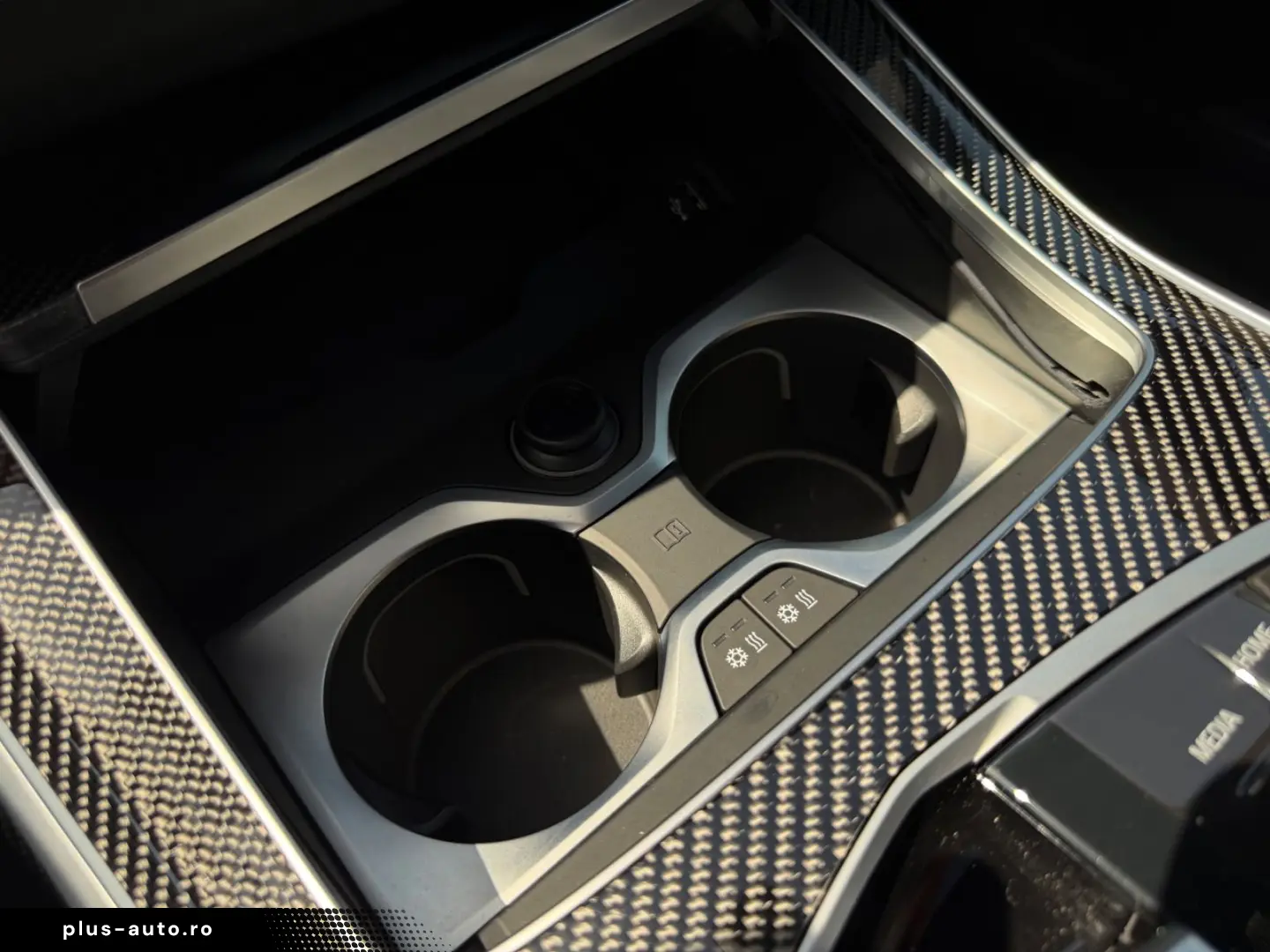 BMW M Sp ExecutiveDrivePro Aktivlenkung IconicGlow