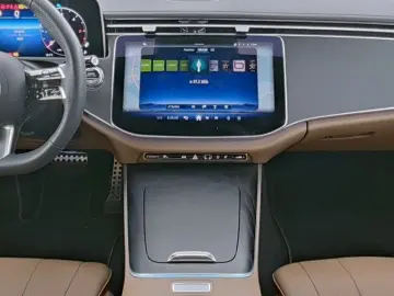MERCEDES-BENZ E 220 d AMG Line Advanced Burmester4D Night 20