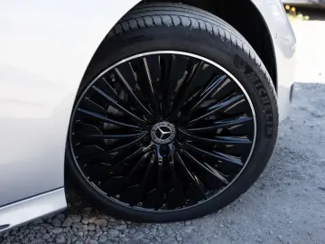 MERCEDES-BENZ E 300 e AMG-Sport DIGITAL 360 Burm Nig…