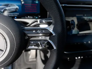 MERCEDES-BENZ E 300 e AMG-Sport DIGITAL 360 Burm Nig…