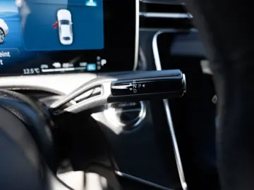 MERCEDES-BENZ E 300 e AMG-Sport DIGITAL 360 Burm Nig…
