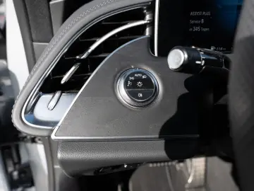 MERCEDES-BENZ E 300 e AMG-Sport DIGITAL 360 Burm Nig…