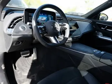 MERCEDES-BENZ E 300 e AMG-Sport DIGITAL 360 Burm Nig…