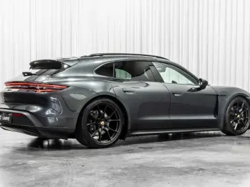 PORSCHE Taycan Sport Turismo Performance Plus Pano BOSE
